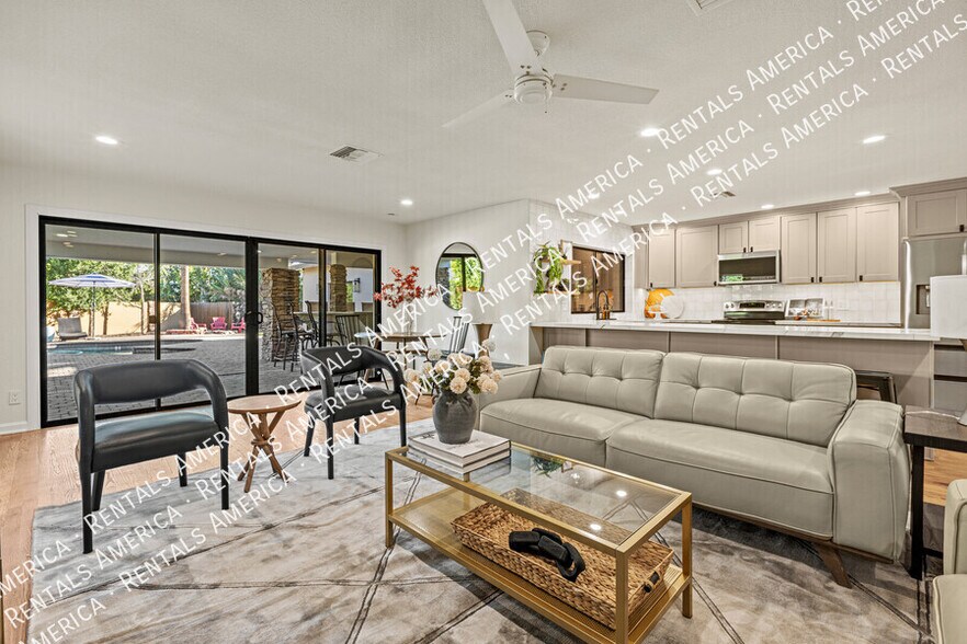 Building Photo - 7007 N Vía De Manana