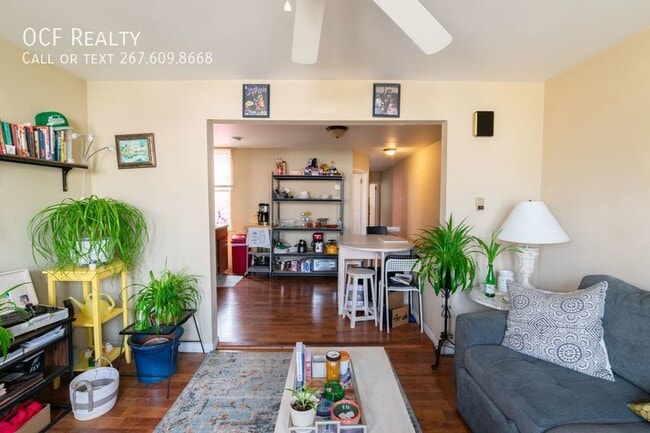 Building Photo - 2205 S 20th St