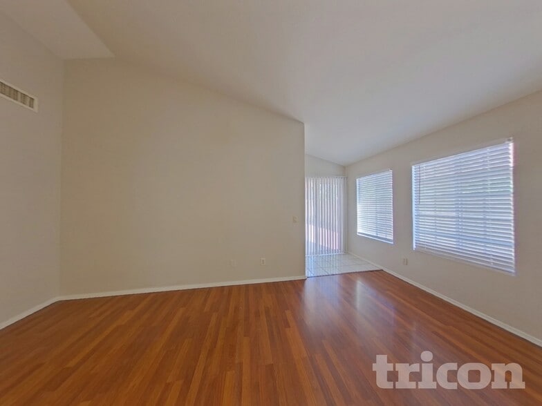 Building Photo - 1938 E Wagoner Rd