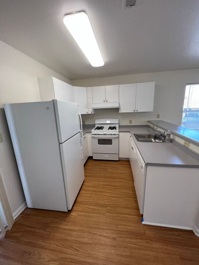 Building Photo - 3315 Smith Dr