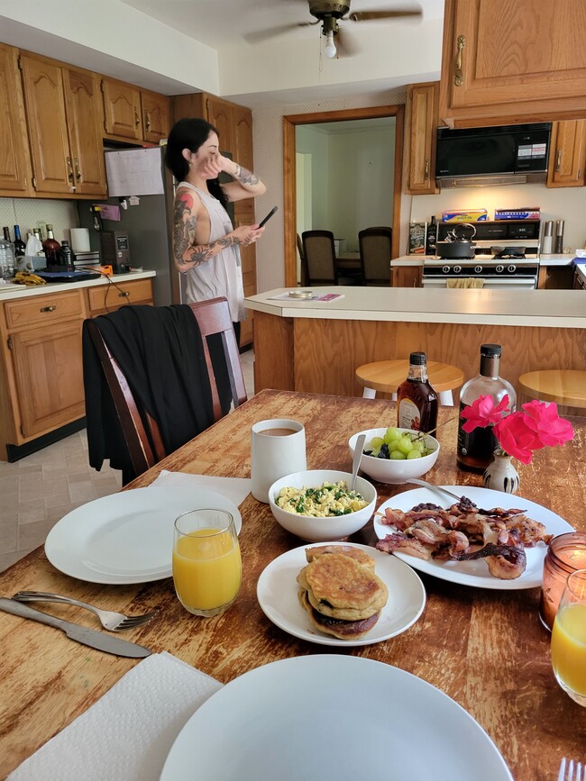 Building Photo - 198 Bryans Rd