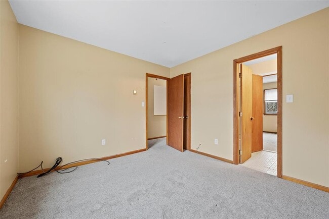 Building Photo - 37 St Georges Ave