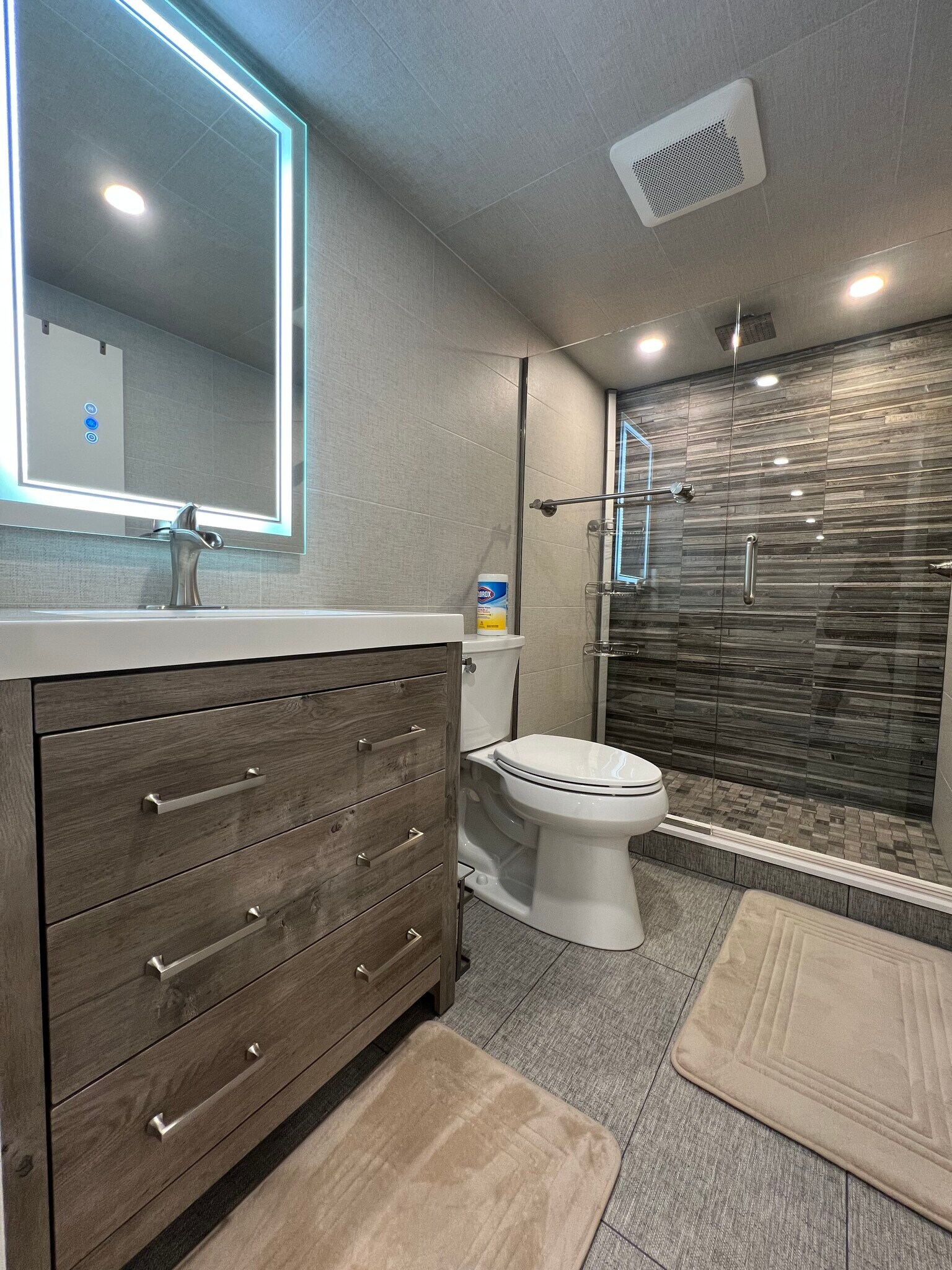 Building Photo - 169 S Plaisted Ave