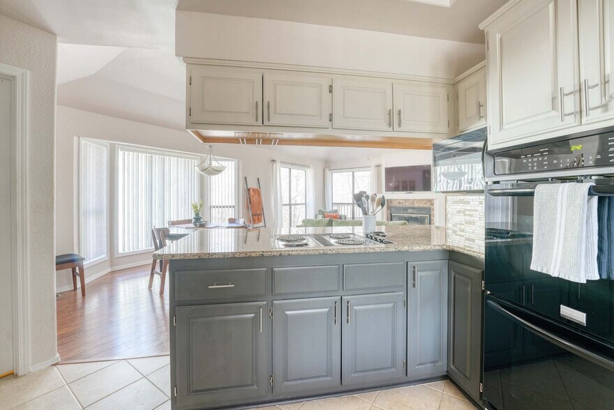 Building Photo - 15 Farnham Dr