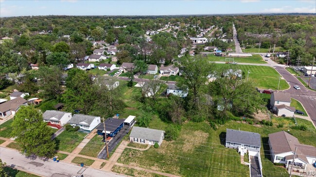 Building Photo - 6018 Evergreen Blvd