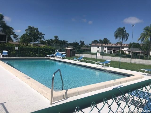 Building Photo - 1290 SE Parkview Pl