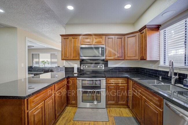 Building Photo - 7501 Saybrook Dr