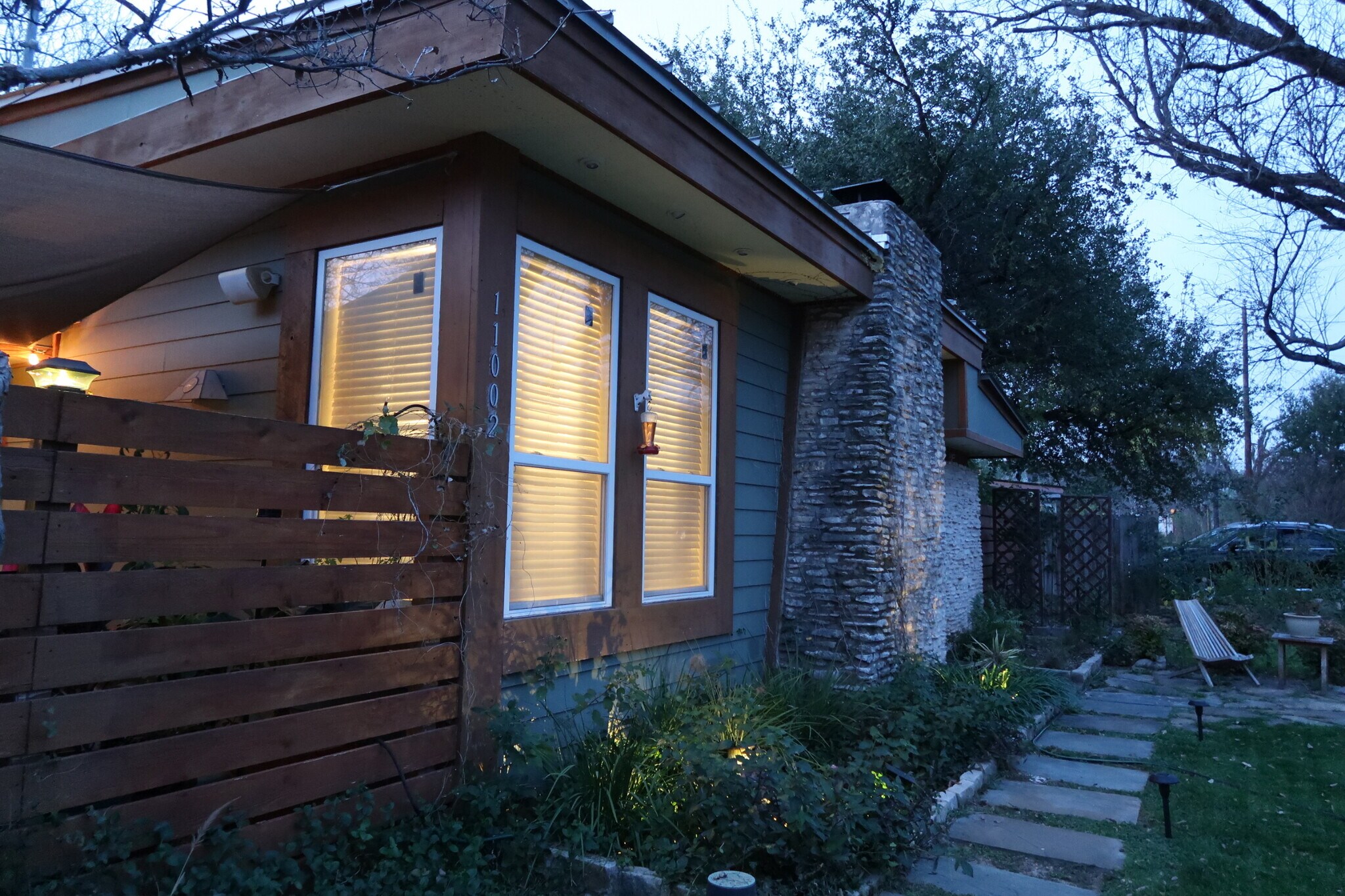 Building Photo - 11002 Lakeside Dr