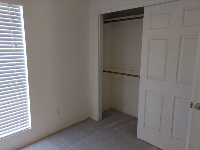 Building Photo - 3213 E Rosemonte Dr