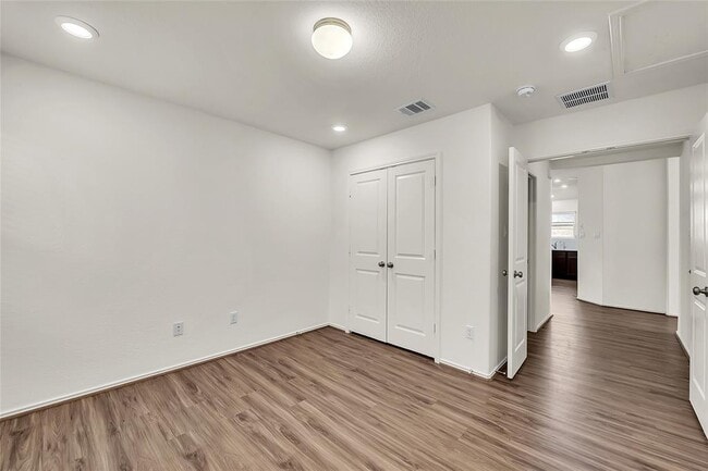 Building Photo - 119 Esparza Dr