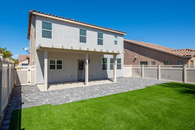 Building Photo - A MUST SEE 3BD/2.5BA SINGLE FAMILY HOME!