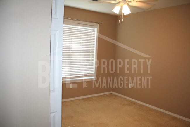 Building Photo - Price Reduced! 3 Bedroom 2 Car Garage Dupl...