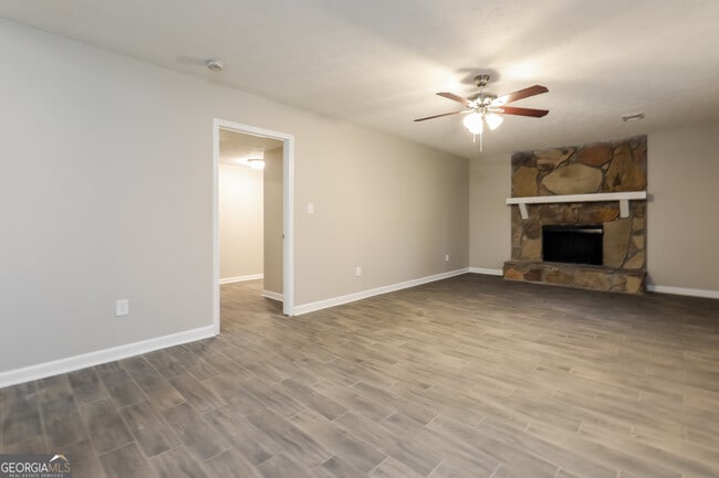 Building Photo - 2246 Camden Ct