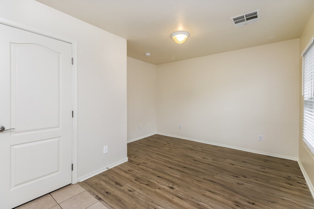 Building Photo - 5710 S 21st Pl
