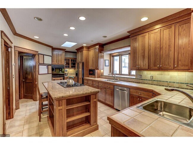 Building Photo - 4648 Lake Harriet Pkwy