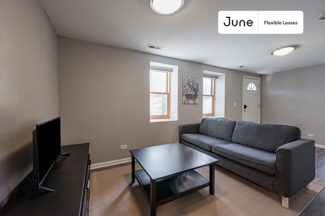 Primary Photo - 3516 W Belden Ave