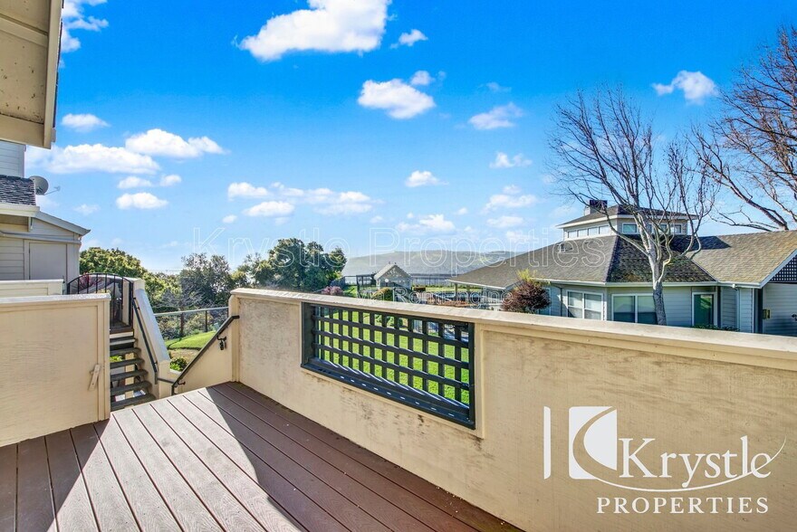 Building Photo - 1201 Glen Cove Pkwy