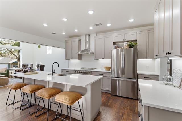 Building Photo - 819 Dubois St