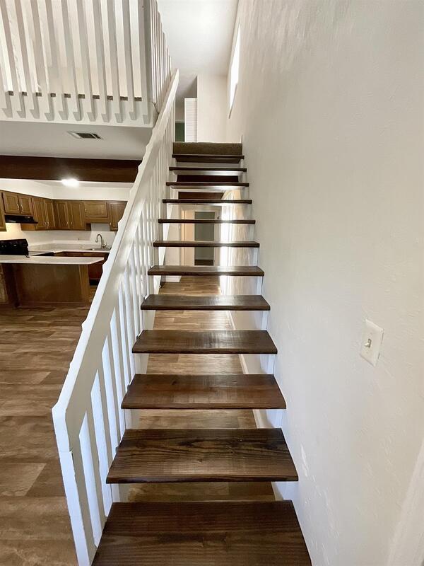 Building Photo - 122 Sugar Pine
