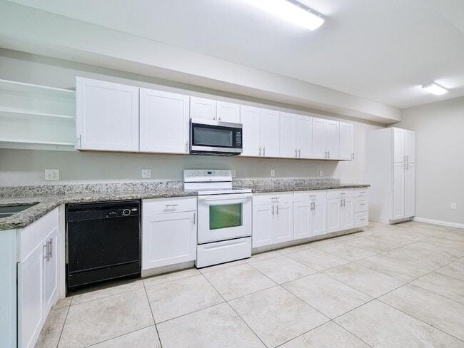 Building Photo - 12658 Briar Patch Dr