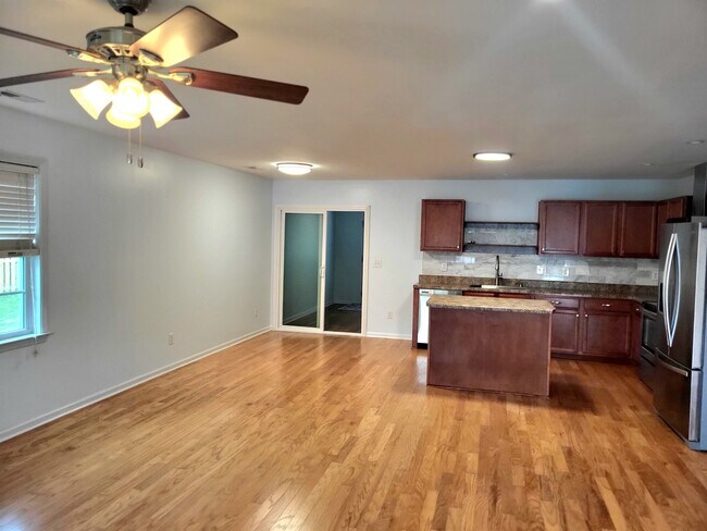 Building Photo - 1003 Summerfield Ct