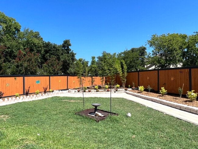Building Photo - 3 Bedroom 2.5 Bath 1 Single Family Home for Rent in Cambridge Heights Area of Round Rock, Texas, ...