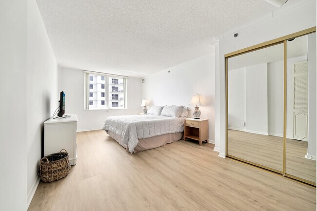 Building Photo - 3215 S Ocean Blvd