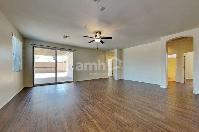 Building Photo - 7225 S 73rd Dr