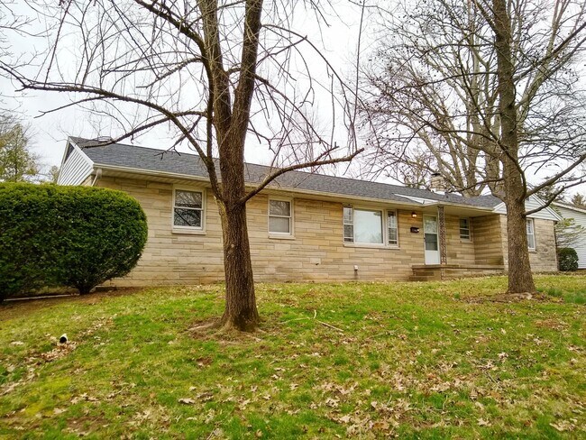 Building Photo - 208 S Hillsdale Dr