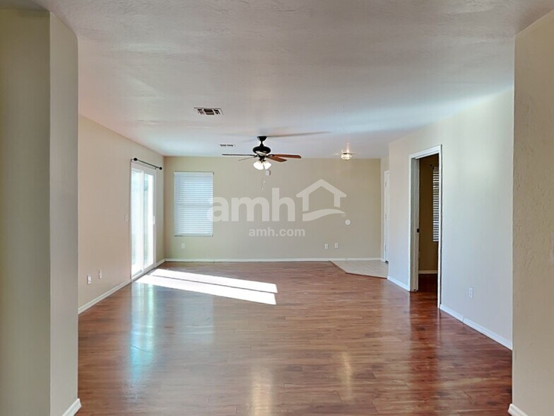 Building Photo - 3211 W Saint Kateri Dr