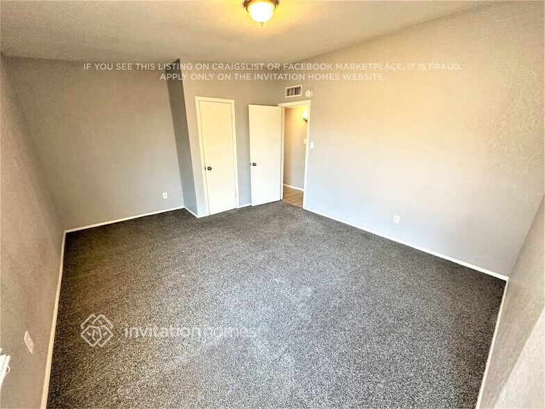 Building Photo - 1265 E Del Rio Dr