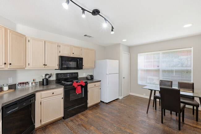 Building Photo - 9817 Preston Vineyard Dr