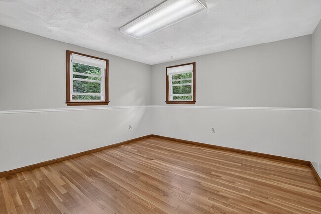Building Photo - 375 Kendall Rd