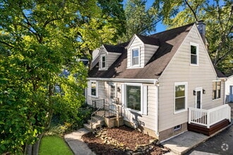 Building Photo - 1552 McCraren Rd