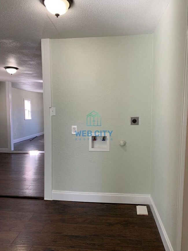 Building Photo - 4530 Corregidor St