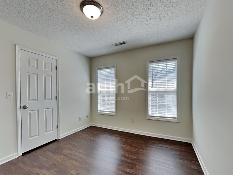 Building Photo - 130 Exeter Ct