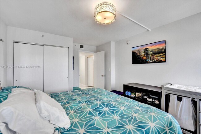 Building Photo - 1201 S Ocean Dr