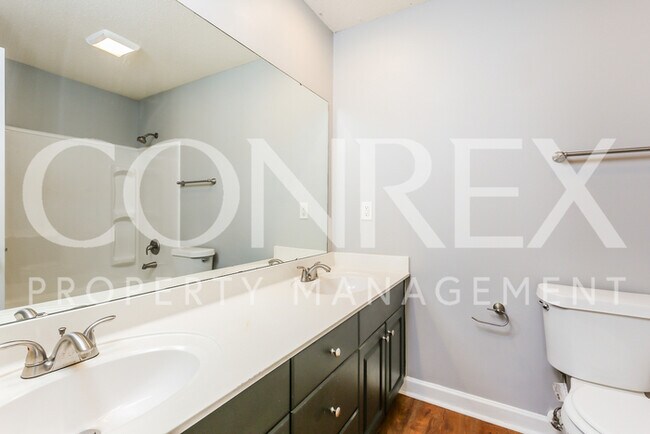 Building Photo - Great Simpsonville Location!