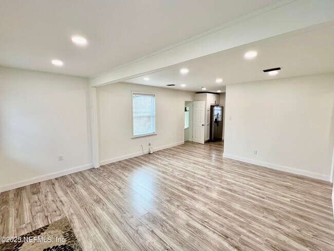 Building Photo - 9720 Jupiter Ct S