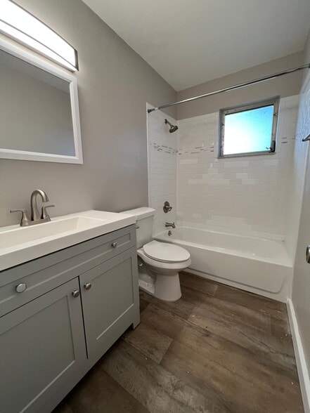 Building Photo - 1 Bed/1 Bath - Unit 16