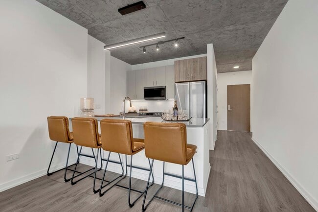 Building Photo - 808 N Cleveland Ave