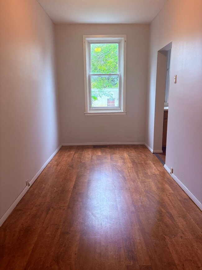 Building Photo - Section 8 Allowed-4 Bedroom 1 Bath House, Garage, Fenced Yard-York City SD