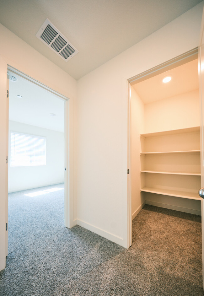 Building Photo - 2129 Shady Tree Cir