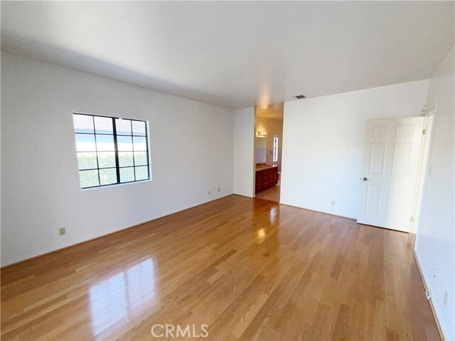 Building Photo - 1050 Mayflower Ave