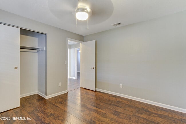 Building Photo - 748 Foxbriar Cove