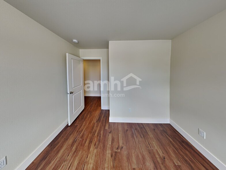 Building Photo - 1709 Blacktail Ln