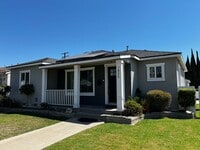 Building Photo - 3 Bed 2 Bath Home For Rent in an Excellent...