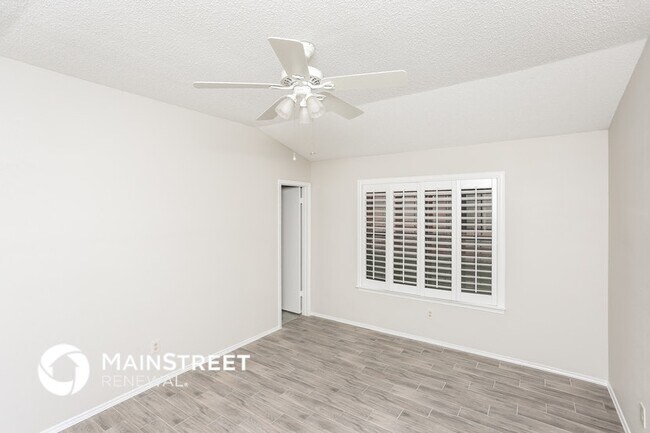 Building Photo - 4304 Saugus Dr