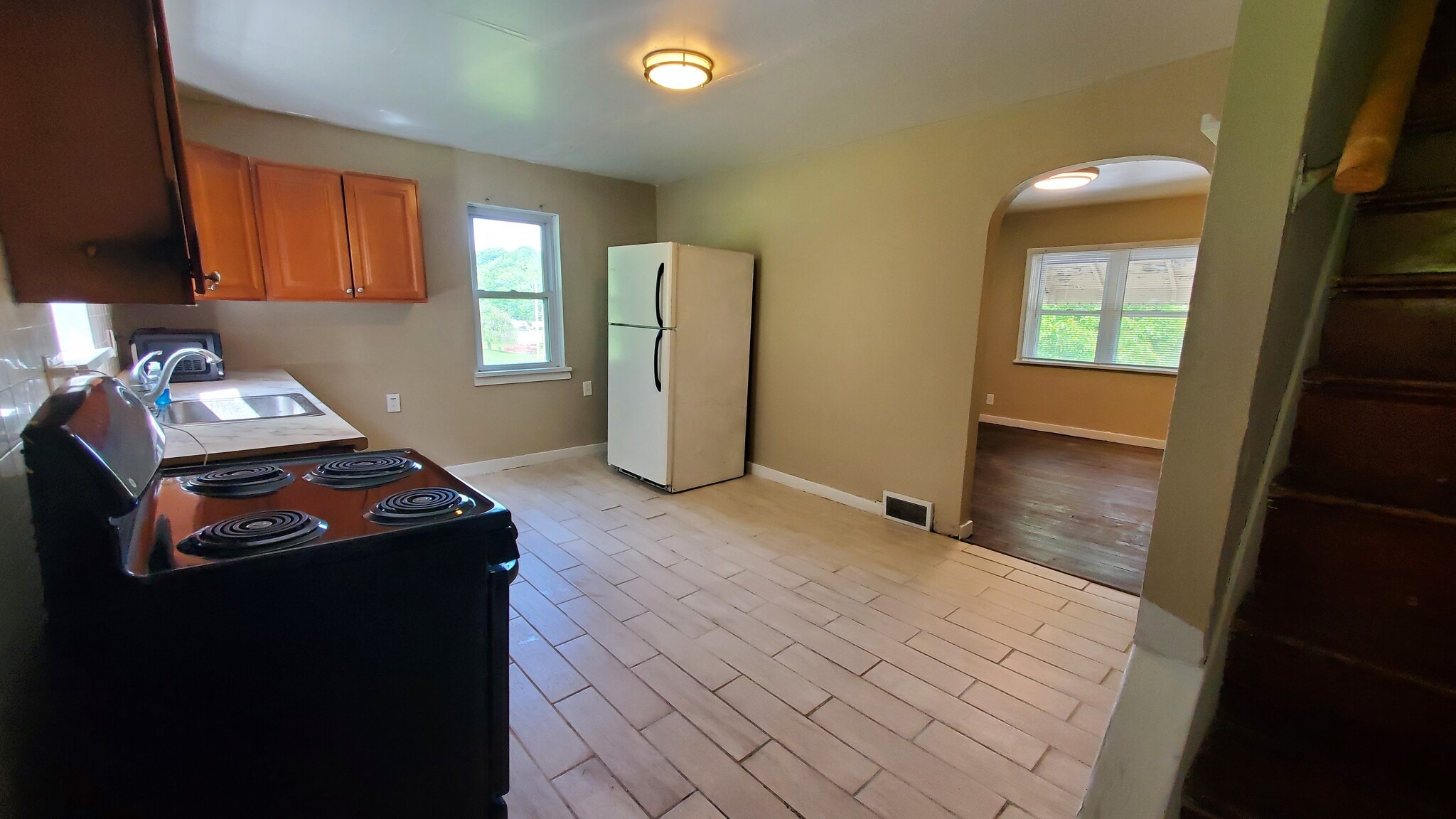 Unit B kitchen - 6201 Garvers Ferry Rd