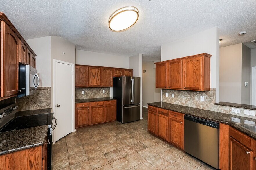 Building Photo - 604 Horseshoe Ct